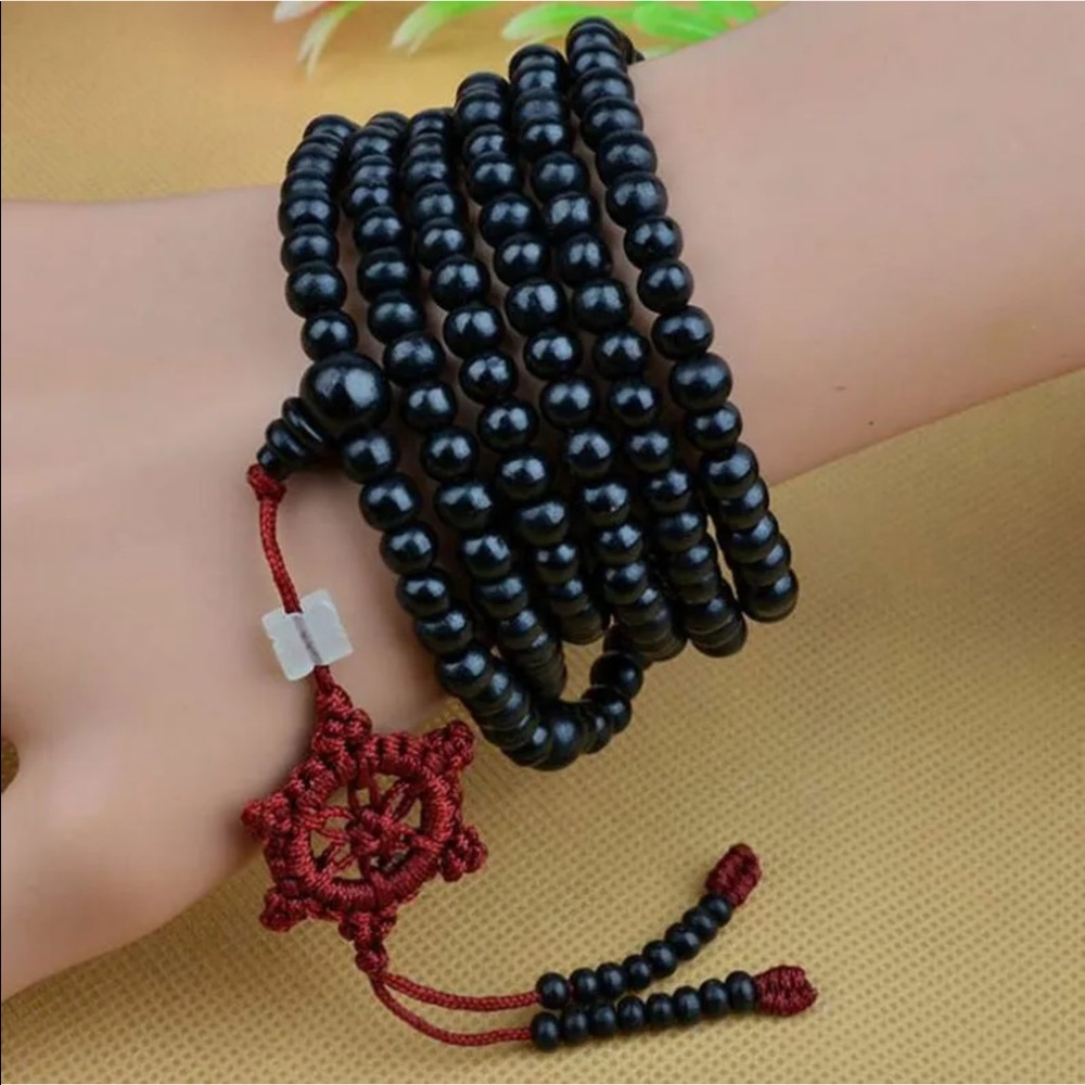 📿 Wood prayer bead Mala with jade accent and crochet luck knot - Picture 8 of 14